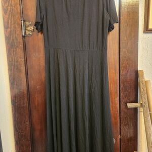 Elegant Black Maxi Dress